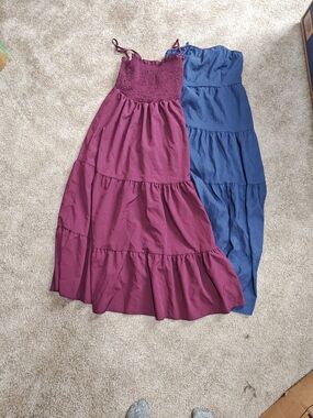 SHEIN Burgundy Smocked Tiered Midi Dresses